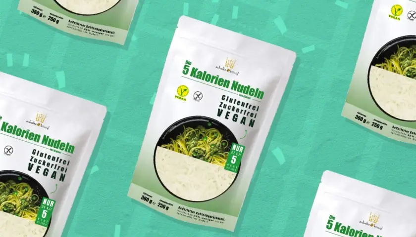 Mehrere Packungen "Die 5 Kalorien Nudeln" von Schultz & König, glutenfrei, zuckerfrei, vegan. Diese low carb nudeln sind eine leichte Alternative.